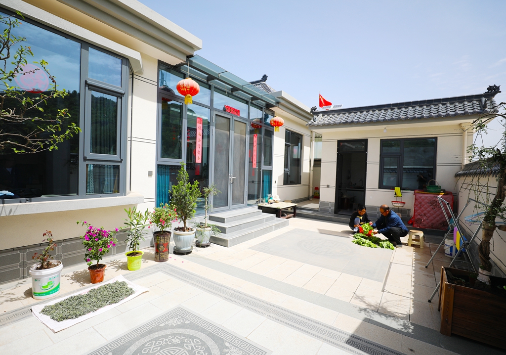 1720095527848094112.jpg HR8A8661.jpg