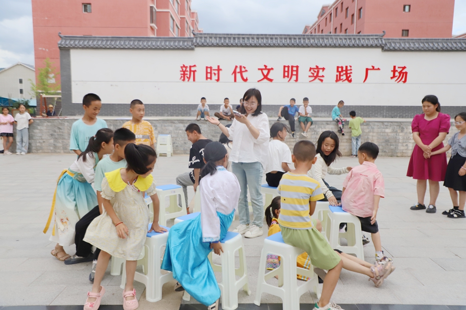 暑假爱心托管班运动玩耍